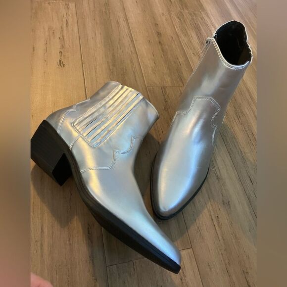No Boundaries memory foam silver women’s western boots. Unworn size 11 - Picture 1 of 8